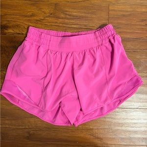 Lululemon Hotty Hot Low-Rise Lined Short 2.5"